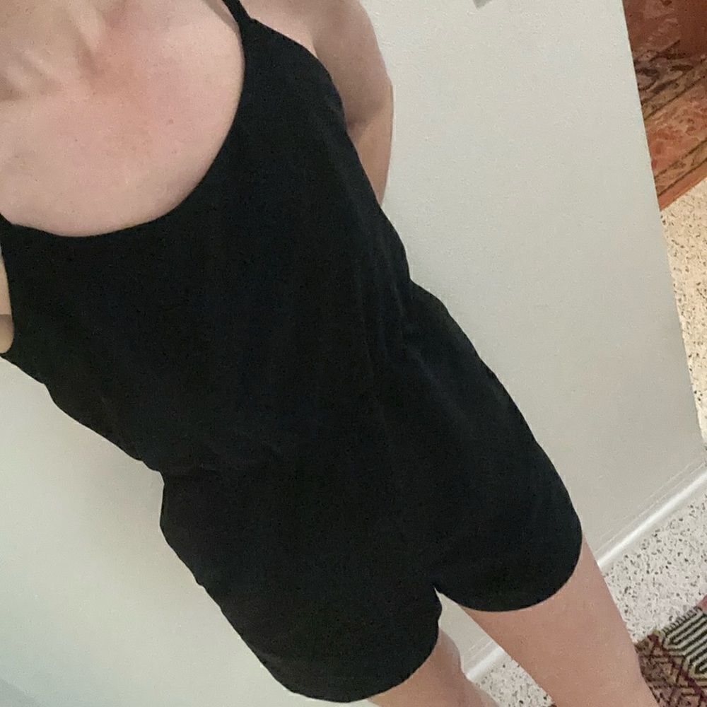 Alice + Olivia black romper shorts one piece 4 - Picture 2 of 8